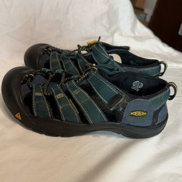 Kids boys girls youth Keen sandals size 3 shoes green yellow black navy blue - Picture 2 of 10